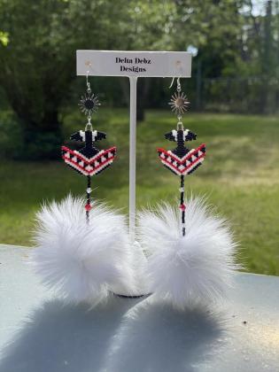 Inuvialuit design with fur pompom (original design)