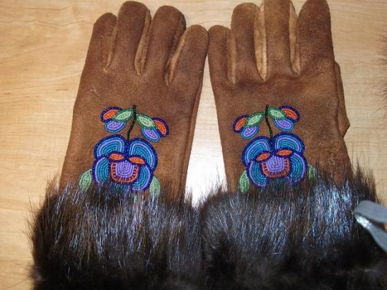 Dene Gloves.jpg
