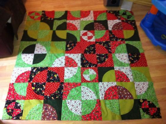 Christmas lap quilt 