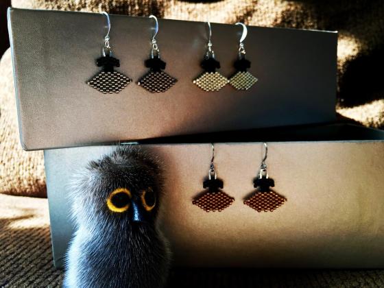 Small ulu earrings