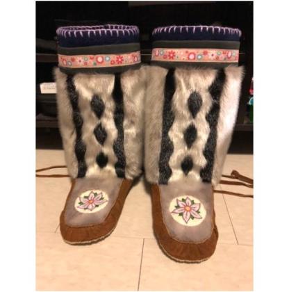 Sealskin embroidered Kamiks