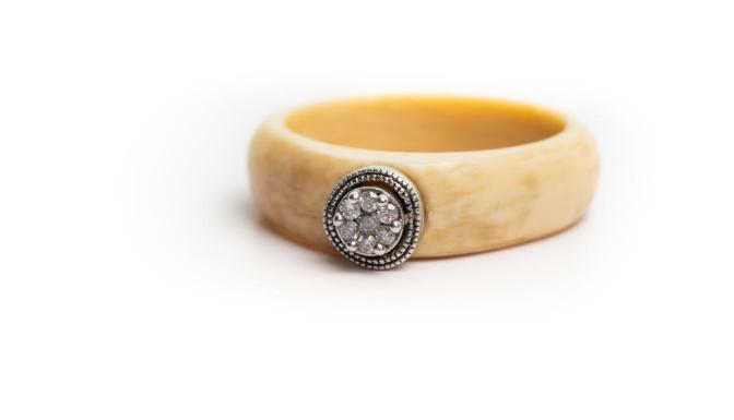 Muskox horn ring