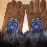 Dene Gloves.jpg